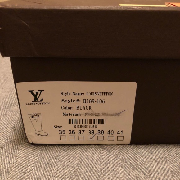 Louis Vuitton Logo Boots - Picture 2 of 8